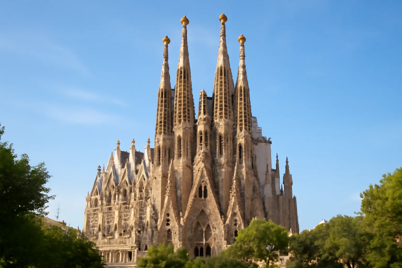 Iglesia Sagrada Familia Barcelona: Guía completa de visitas, horarios y datos prácticos